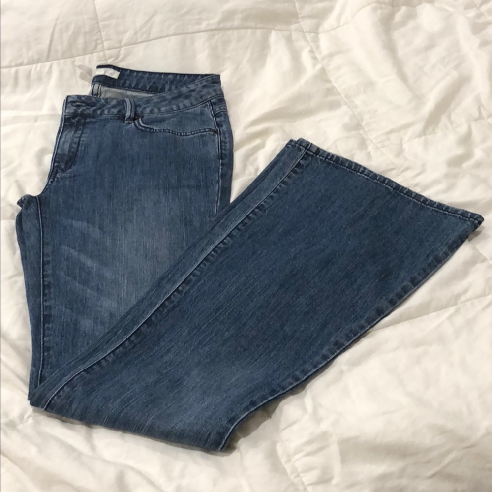 BCBGeneration. Flare/bootcut jeans. 28.